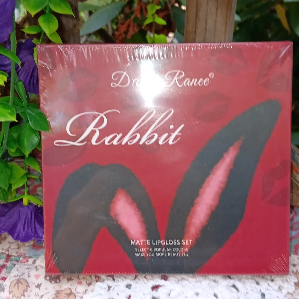 🆕️RABBIT 6 COLOR VELVET MATTE REDS WATERPROOF, NON STICKY LIPGLOSS GIFT SET